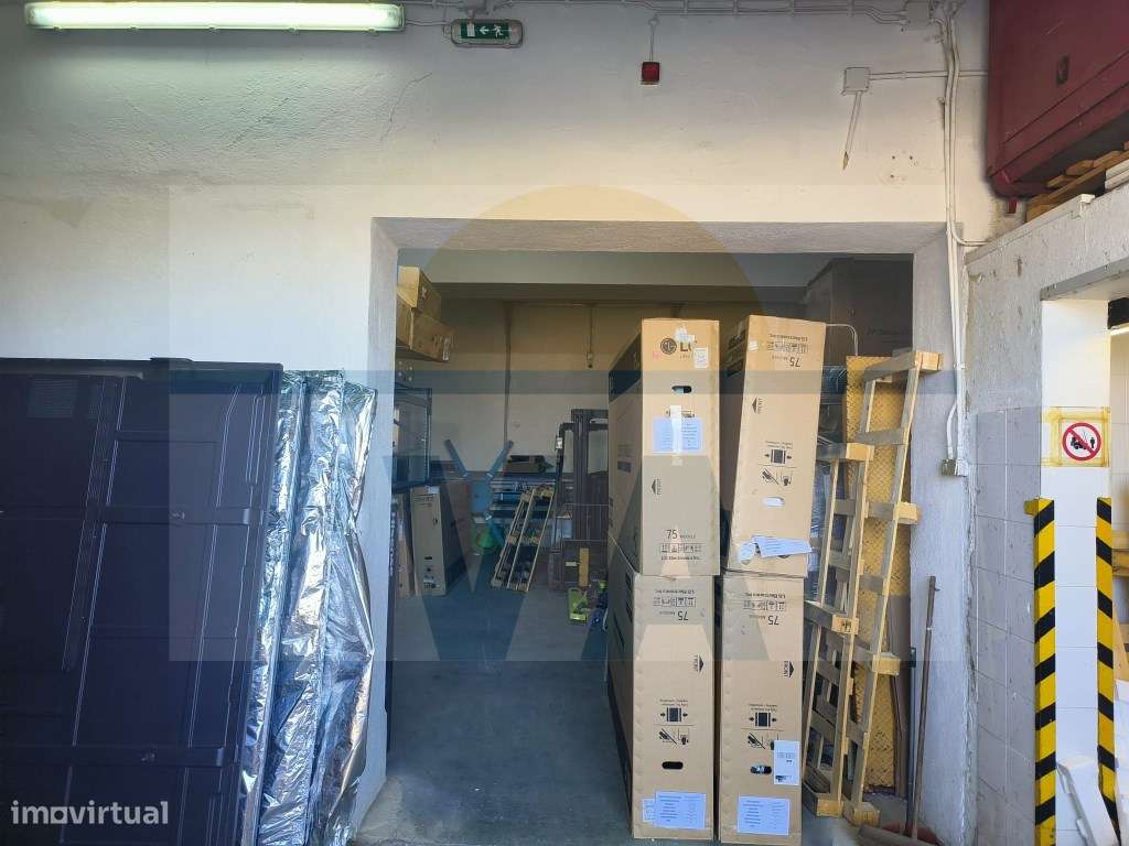 Armazém para Venda em São João da Talha - Excelente Oportunidade às... - Grande imagem: 4/25