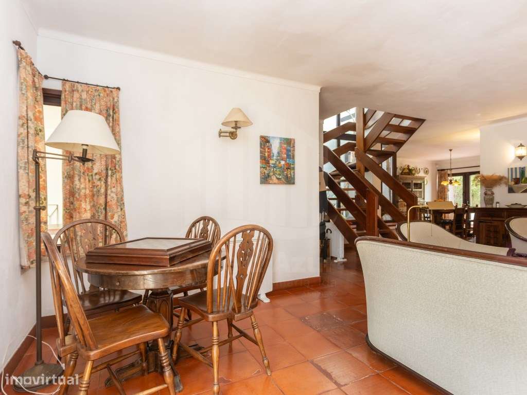 Moradia T4 em Alto das Vinhas-16