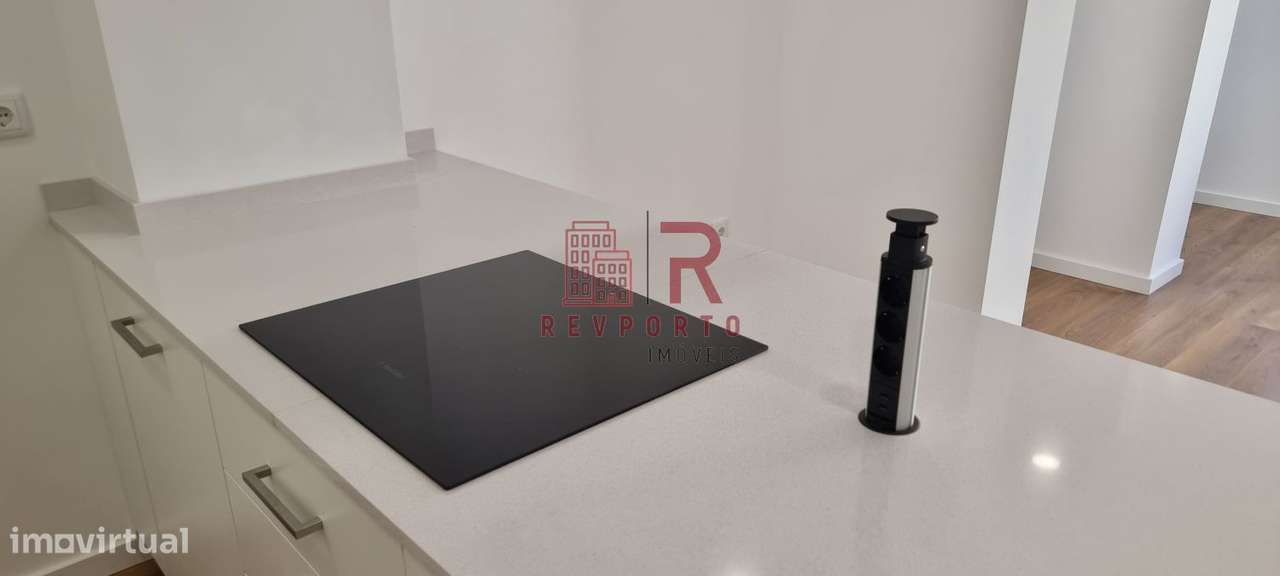 Apartamento T2, Novo, com suite e garagem dupla-5