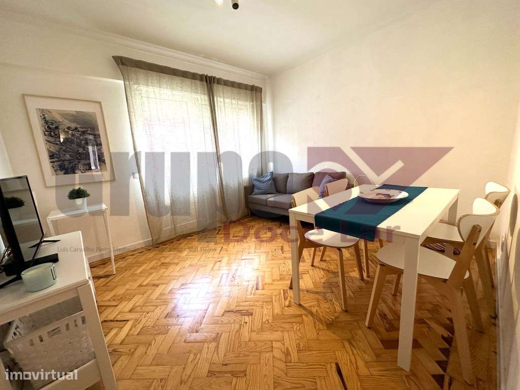 Apartamento T2+1 com Sótão a 350metros da praia de Sesimbra-8