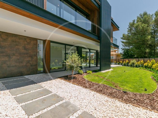 Luxuosa moradia T6 contemporânea em Birre-49