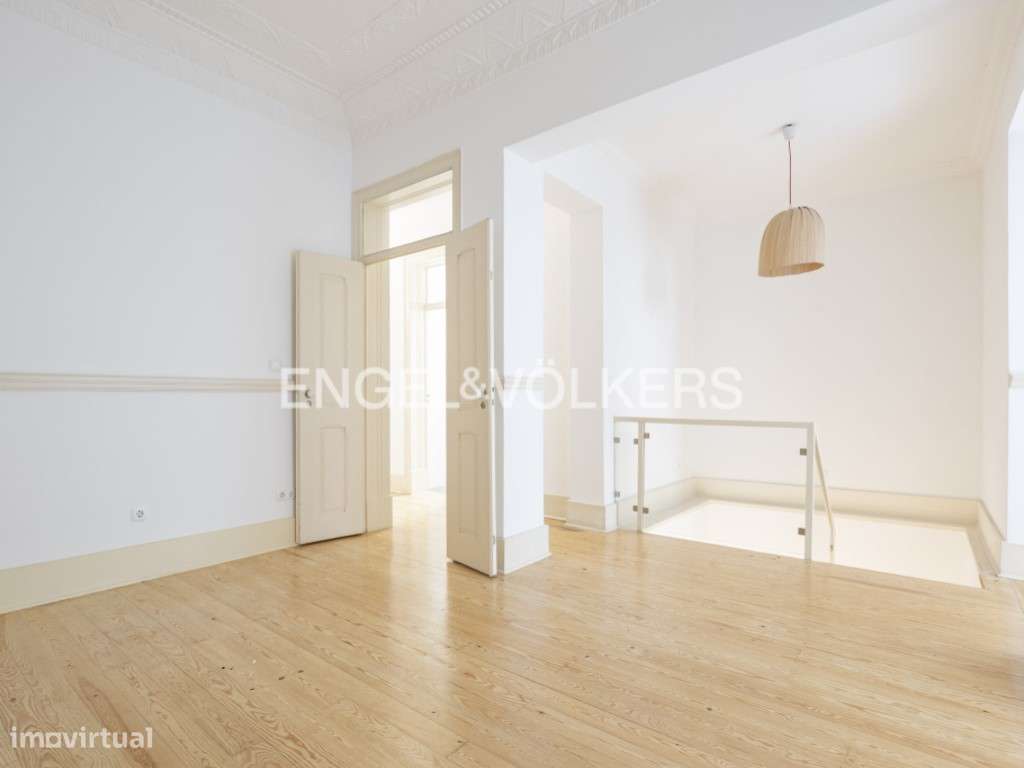 Apartamento T2+1 com jardim perto da Praça do Marquês de Pombal - Grande imagem: 5/28