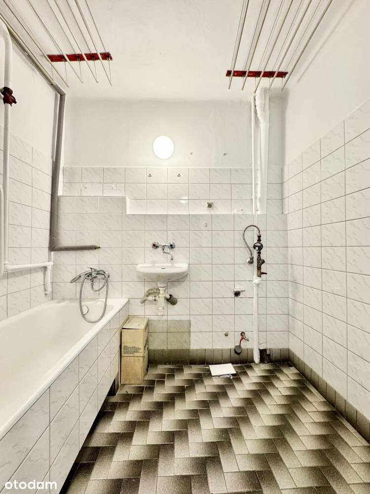 4 pokoje w świetnej lokalizacji do remontu-8