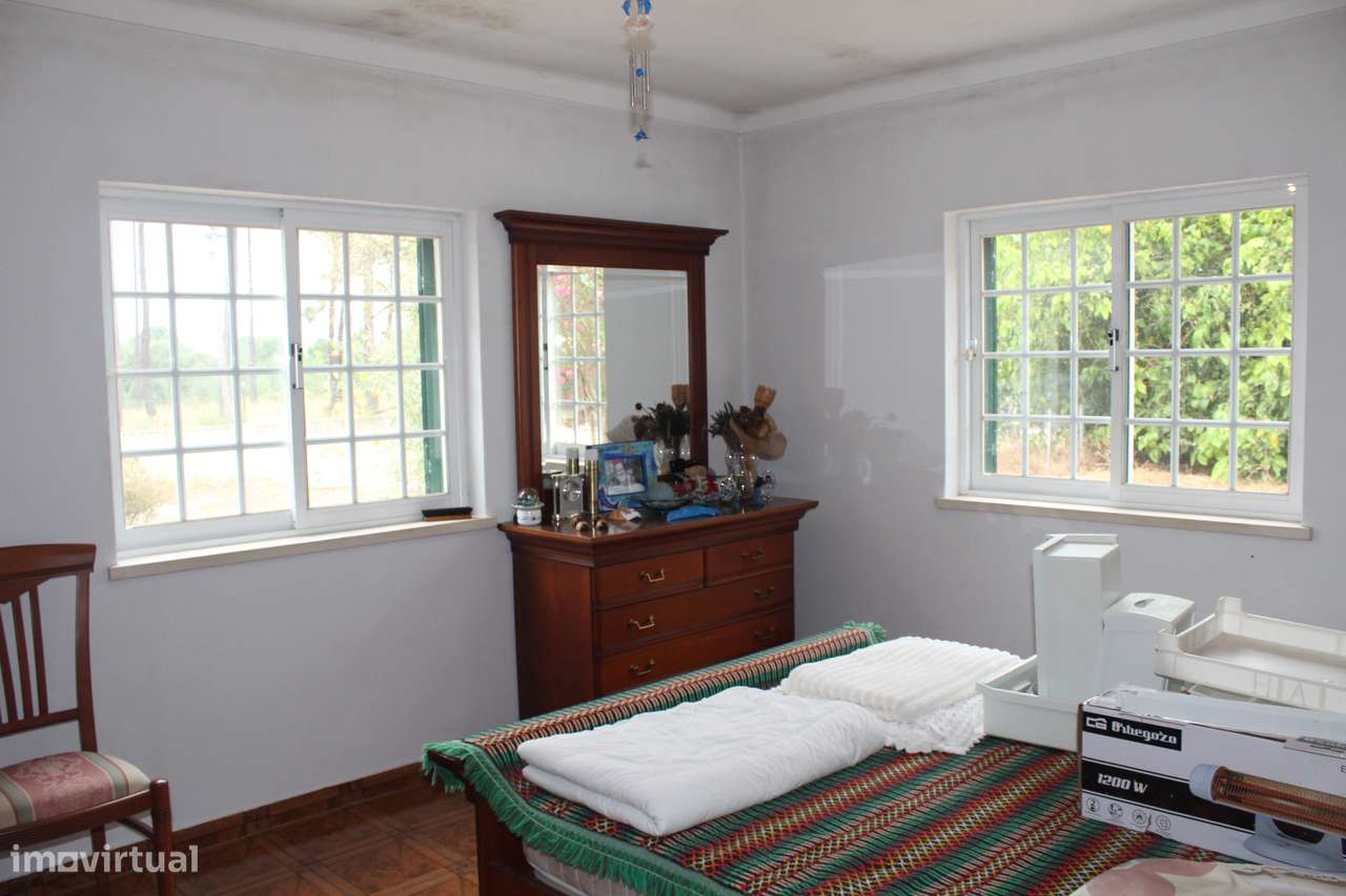 Moradia T2 +Anexos e garagem Lote 2500 m2-19