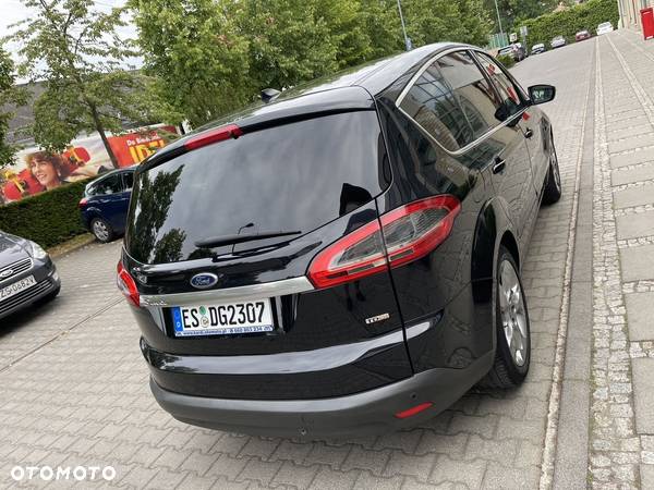 Ford S-Max - 11