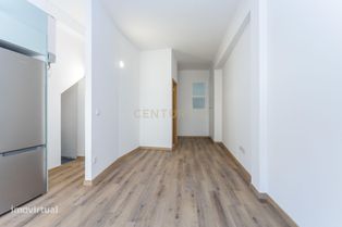 LOJA TRANSFORMADA EM APARTAMENTO T2 TOTALMENTE REMODELADO EM PAIO PIRE - Grande imagem: 4/27