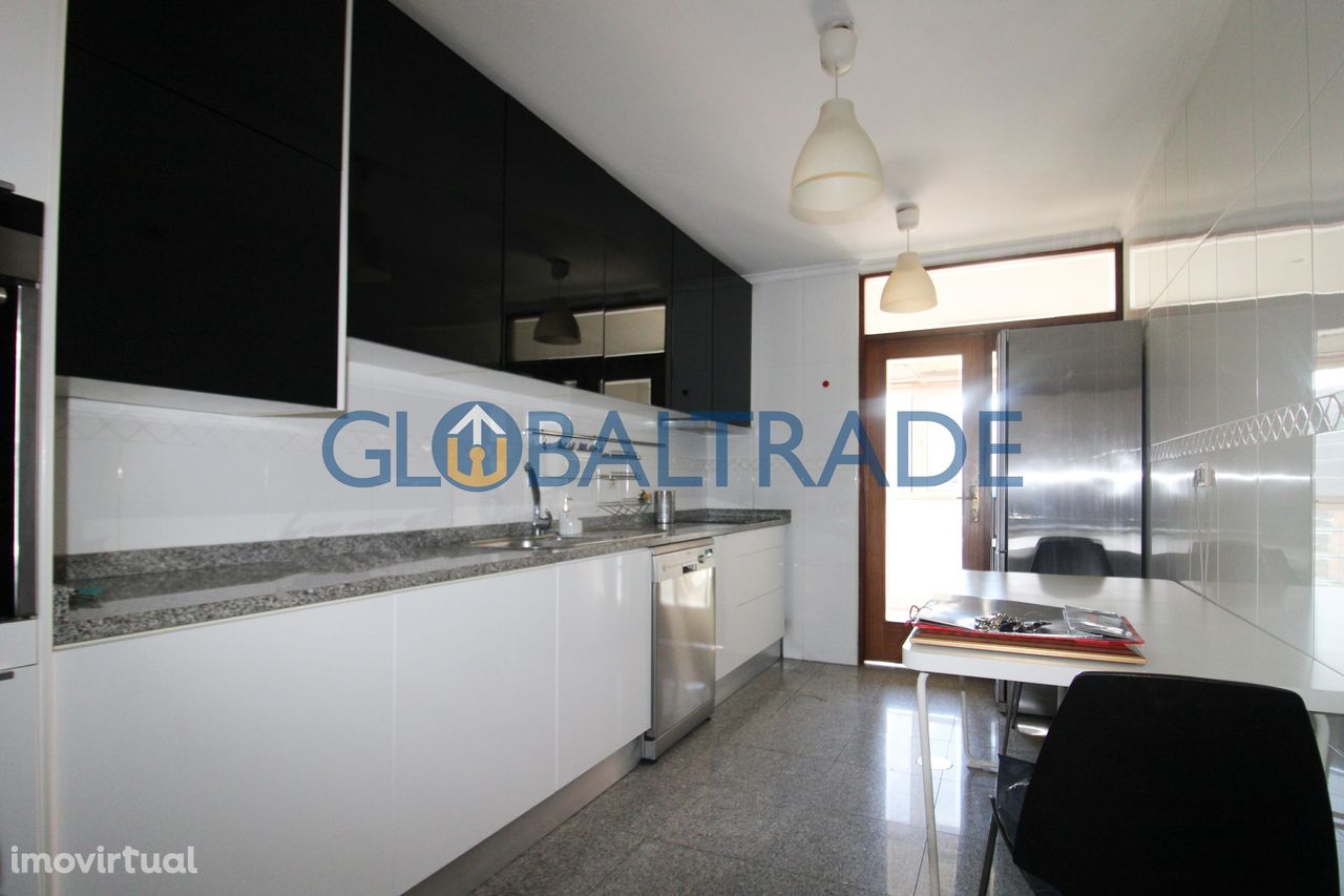 Apartamento T4 no Centro de Gondomar