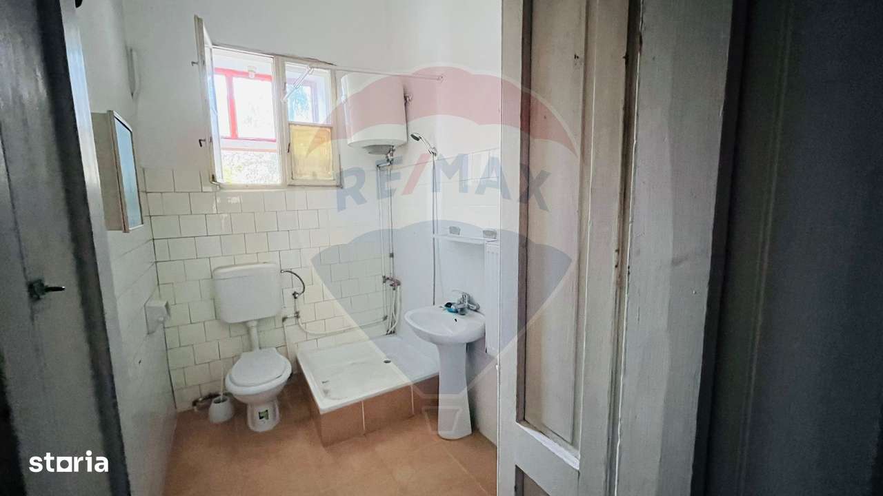 Casă / Vilă cu 3 camere de vânzare în zona Eminescu-11