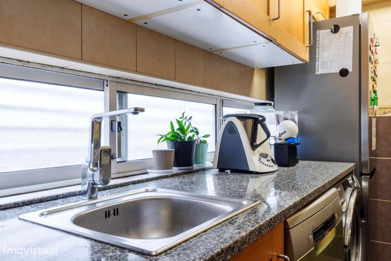 Apartamento T2 Remodelado em Marvila, Lisboa-8