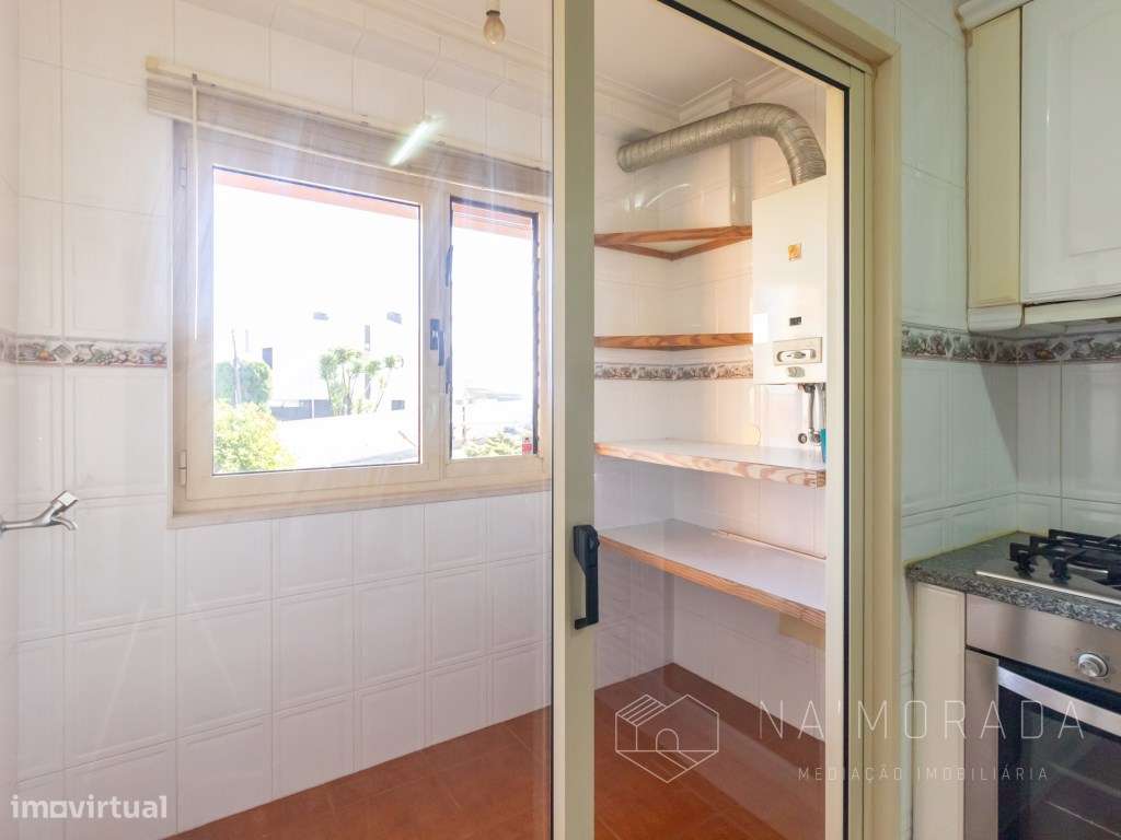 Apartamento T3 em Sanguedo em Edifício Modernizado e Ótimos Acessos-5