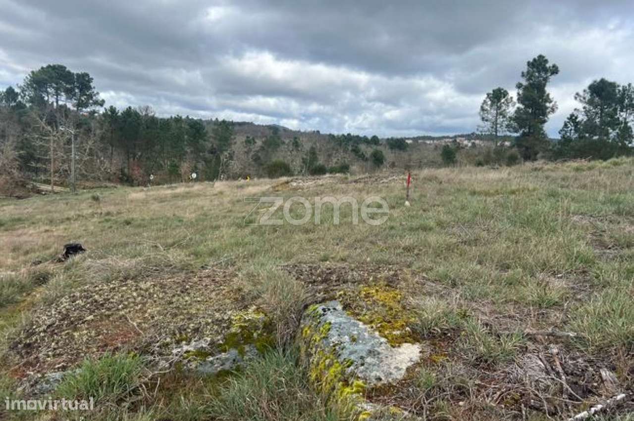 Terreno, 1 005 m², Mouçós e Lamares-1