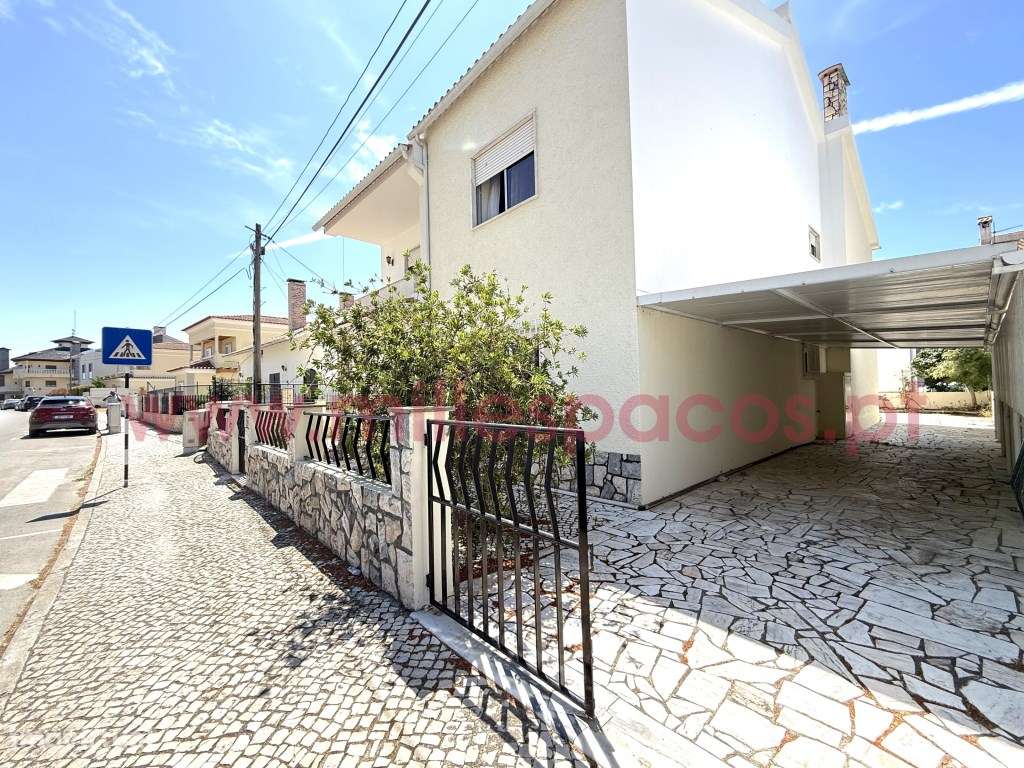 Moradia V6 com Garagem Centro da Cidade-52