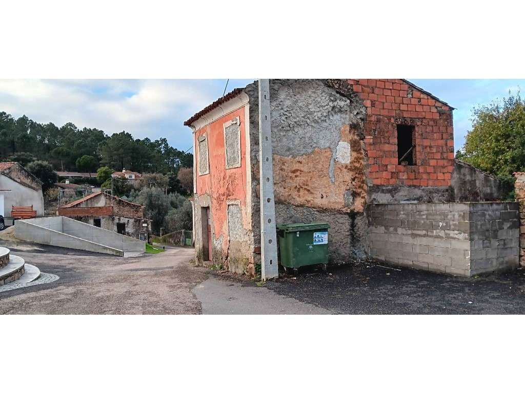 Moradia T2 de Dois Pisos para Recuperação Total - Rosmaninhal, Mação - Grande imagem: 4/8