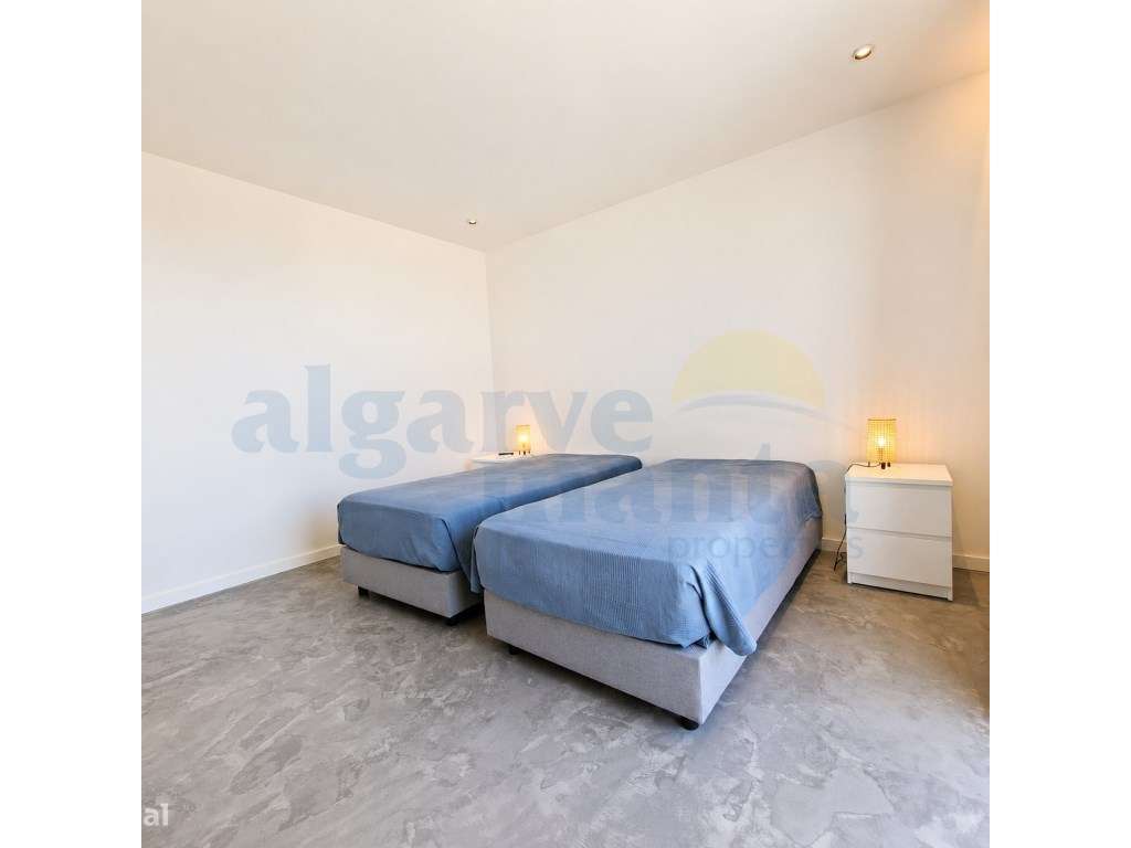 Moradia T3 Geminada com Piscina Privada em Manta Rota-15