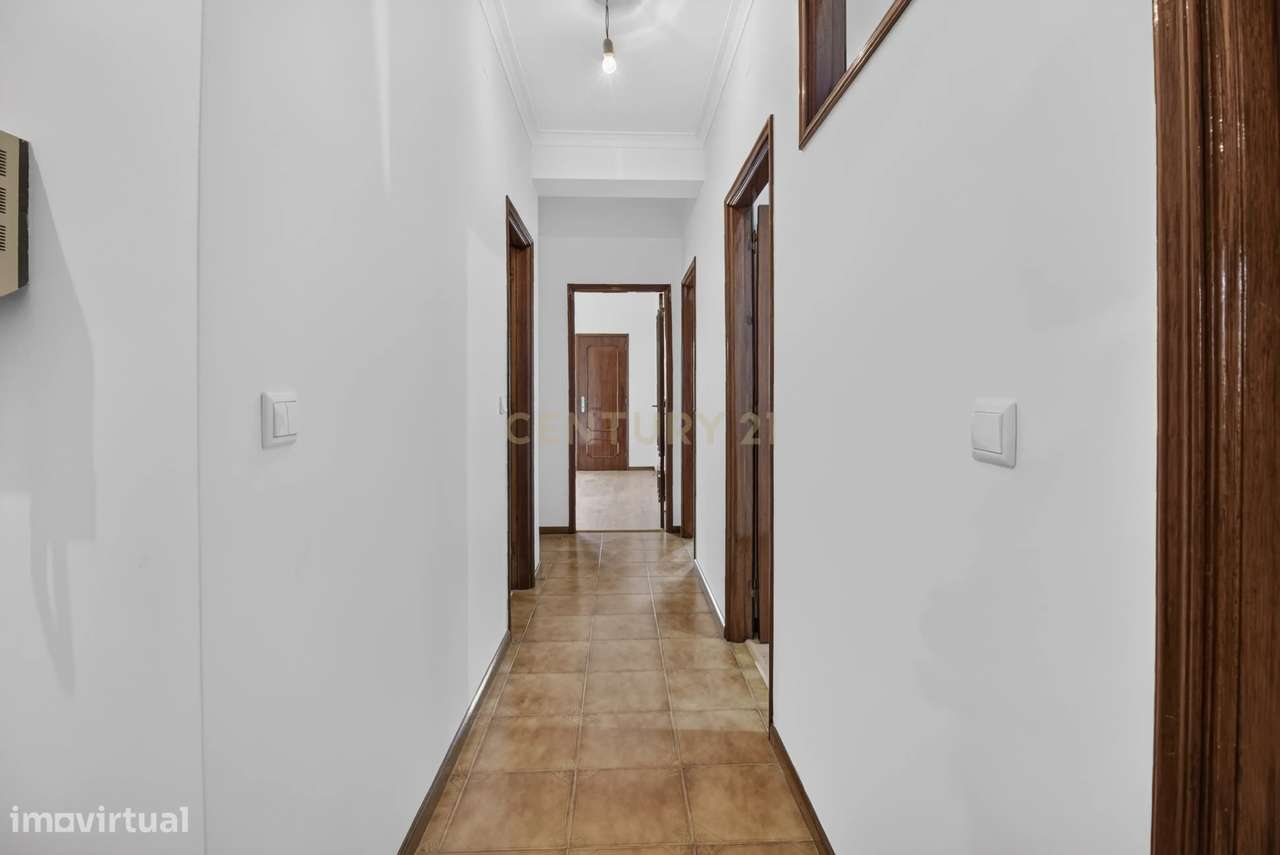 T3+1 com Garagem Fechada e Elevador | Lomar – Braga-6
