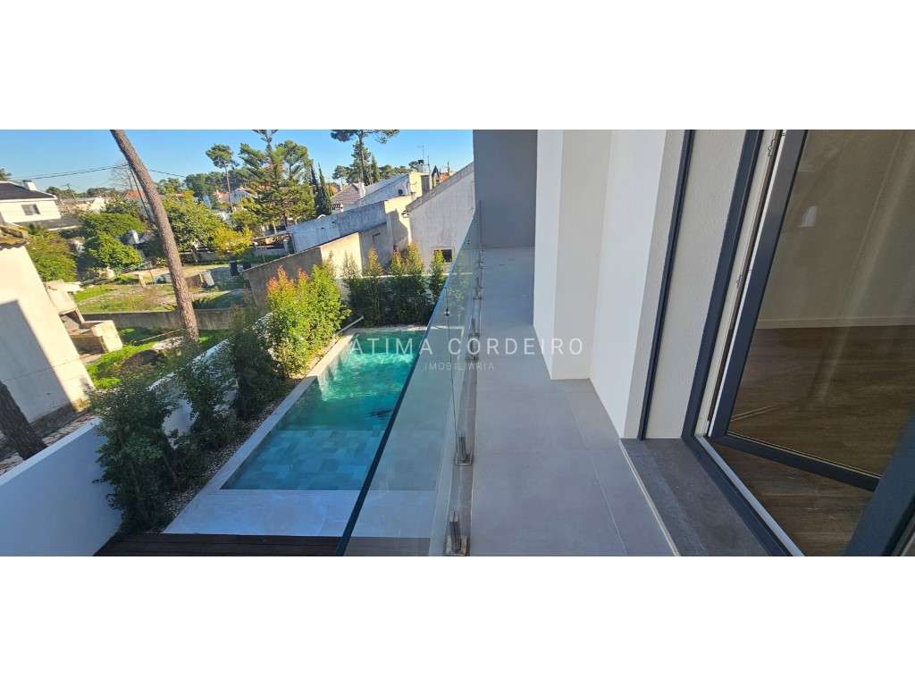 Excelente Moradia T3 Isolada com Piscina e garagem com acabamentos ...-8