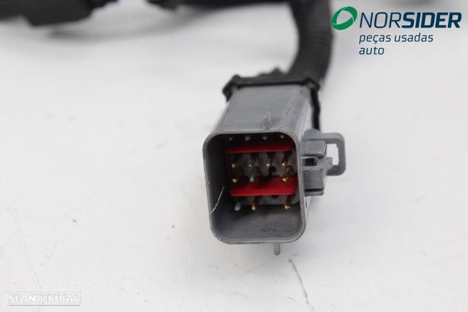 Instala elect comparti motor Ford Focus Station|99-02 - 9