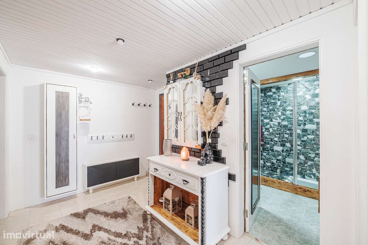 Apartamento T2 Remodelado | Tapada das Mercês-16