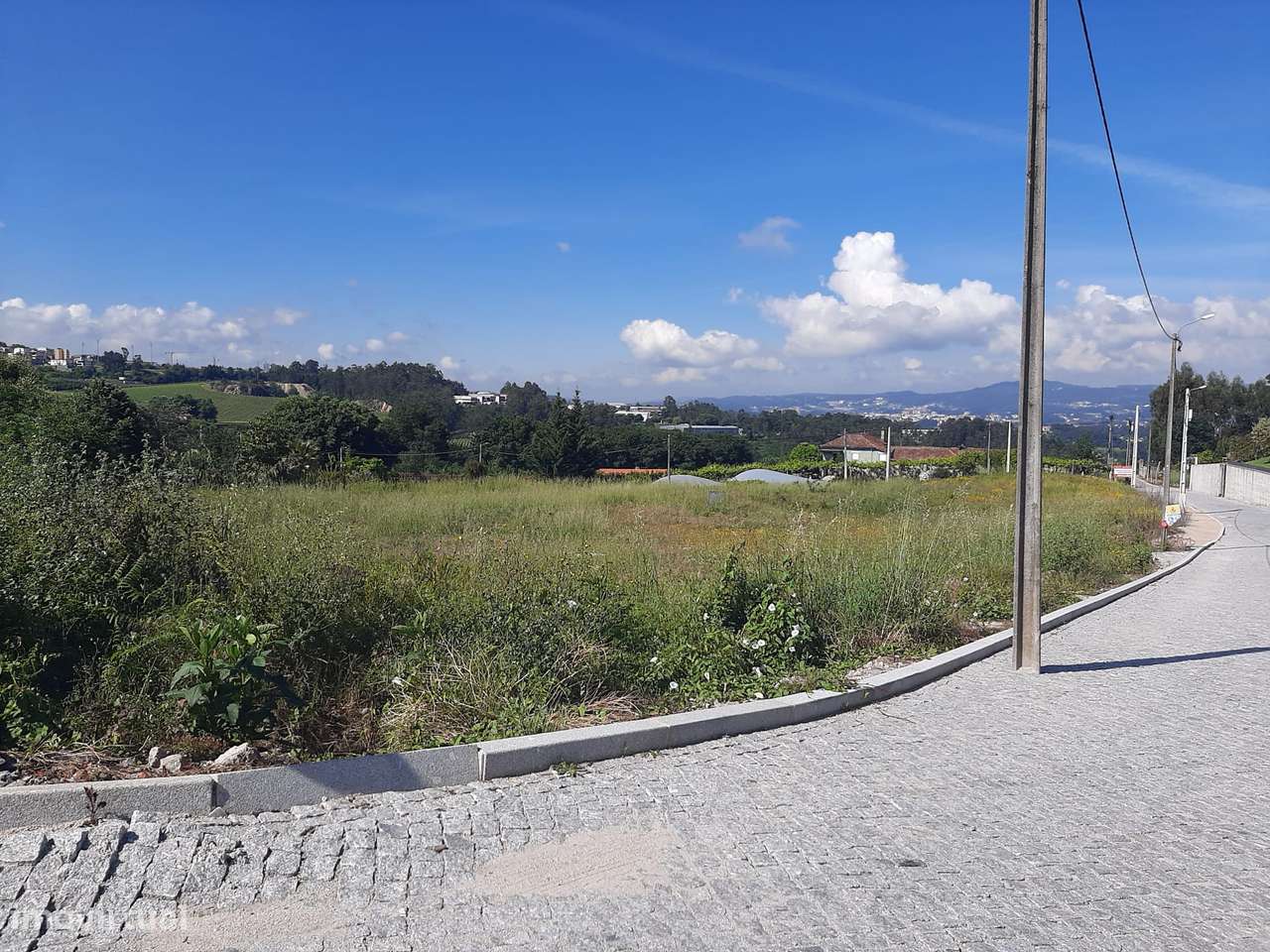 Vende Terreno Junto estrada nacional Bustelo-9