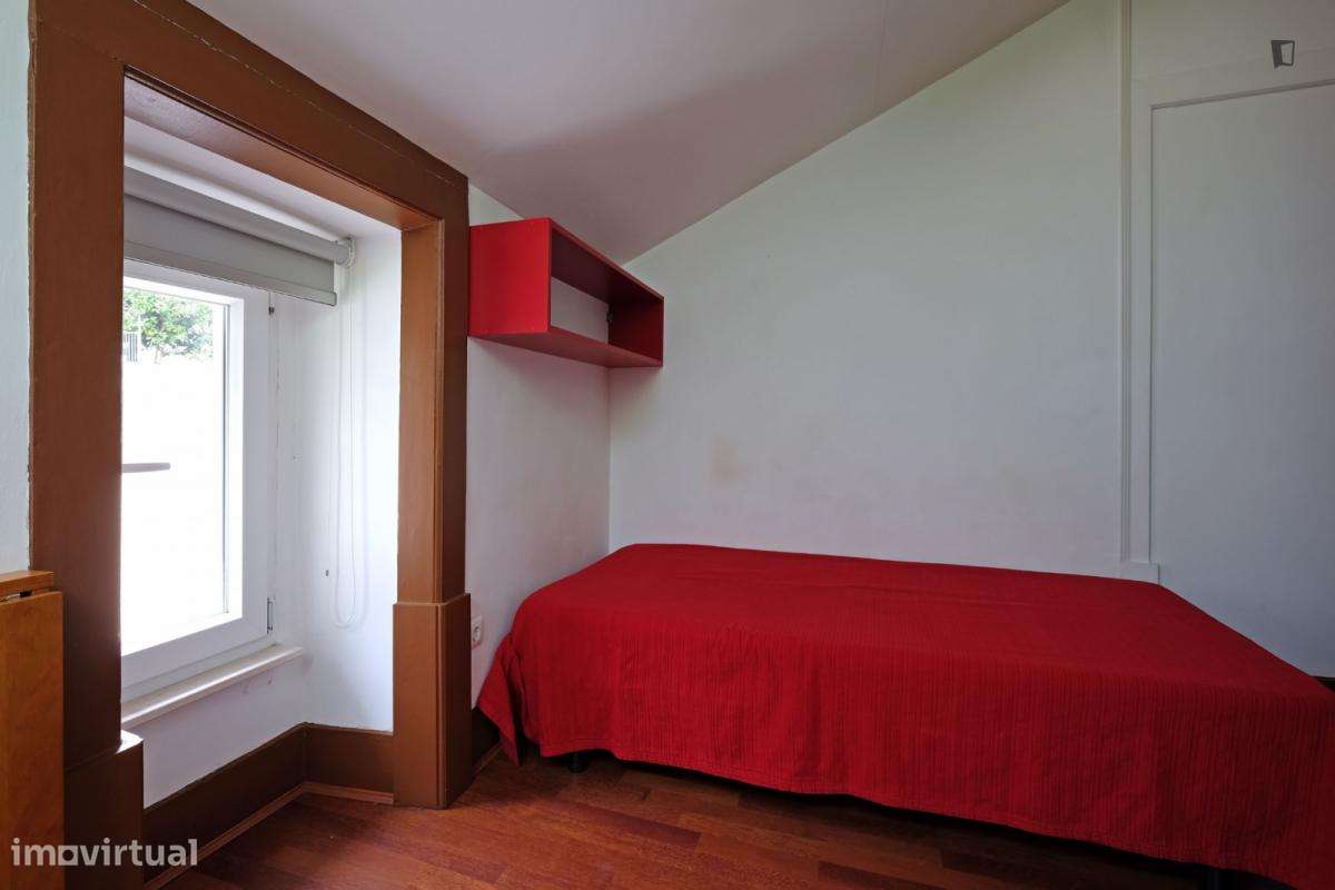 Estúdio - localizado em Alta Universitária Coimbra - Grande imagem: 2/10