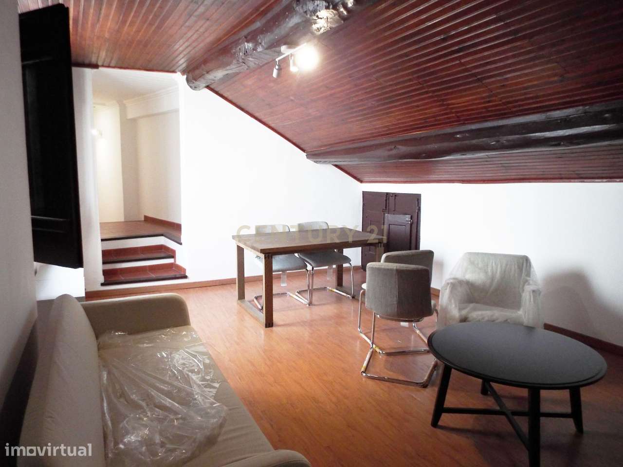 Moradia T4 com 13 Assoalhadas | Lounge de 40 m² | Terraço de 80 m² | T - Grande imagem: 2/13