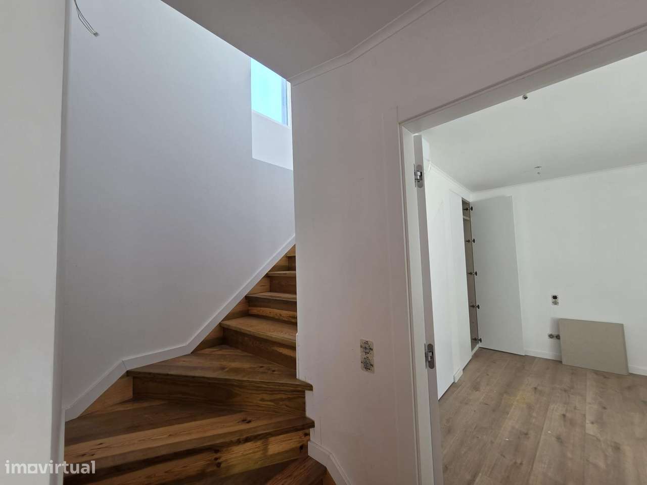 Moradia T2 totalmente remodelada e Equipada em Janas com Garagem e...-10