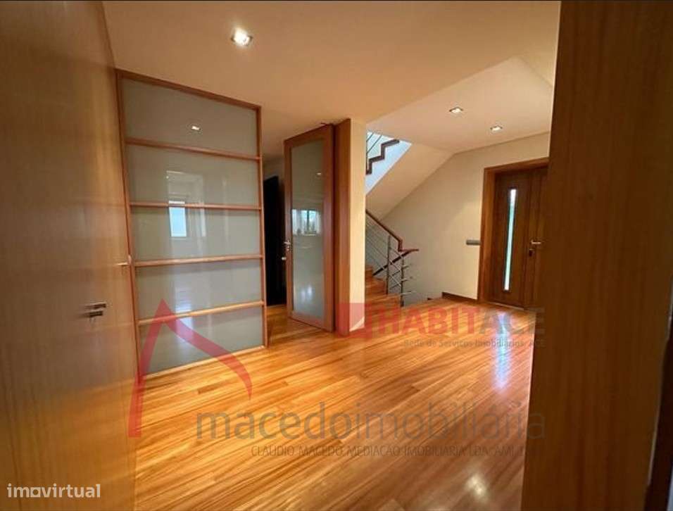 Moradia Individual T3 com piscina em Lomar-13