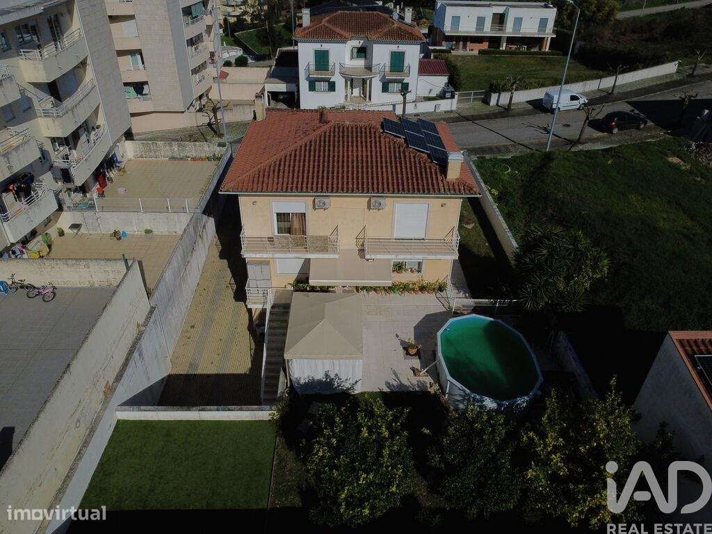 Casa / Villa T4 em Poiares de 195 m2 - Grande imagem: 5/40