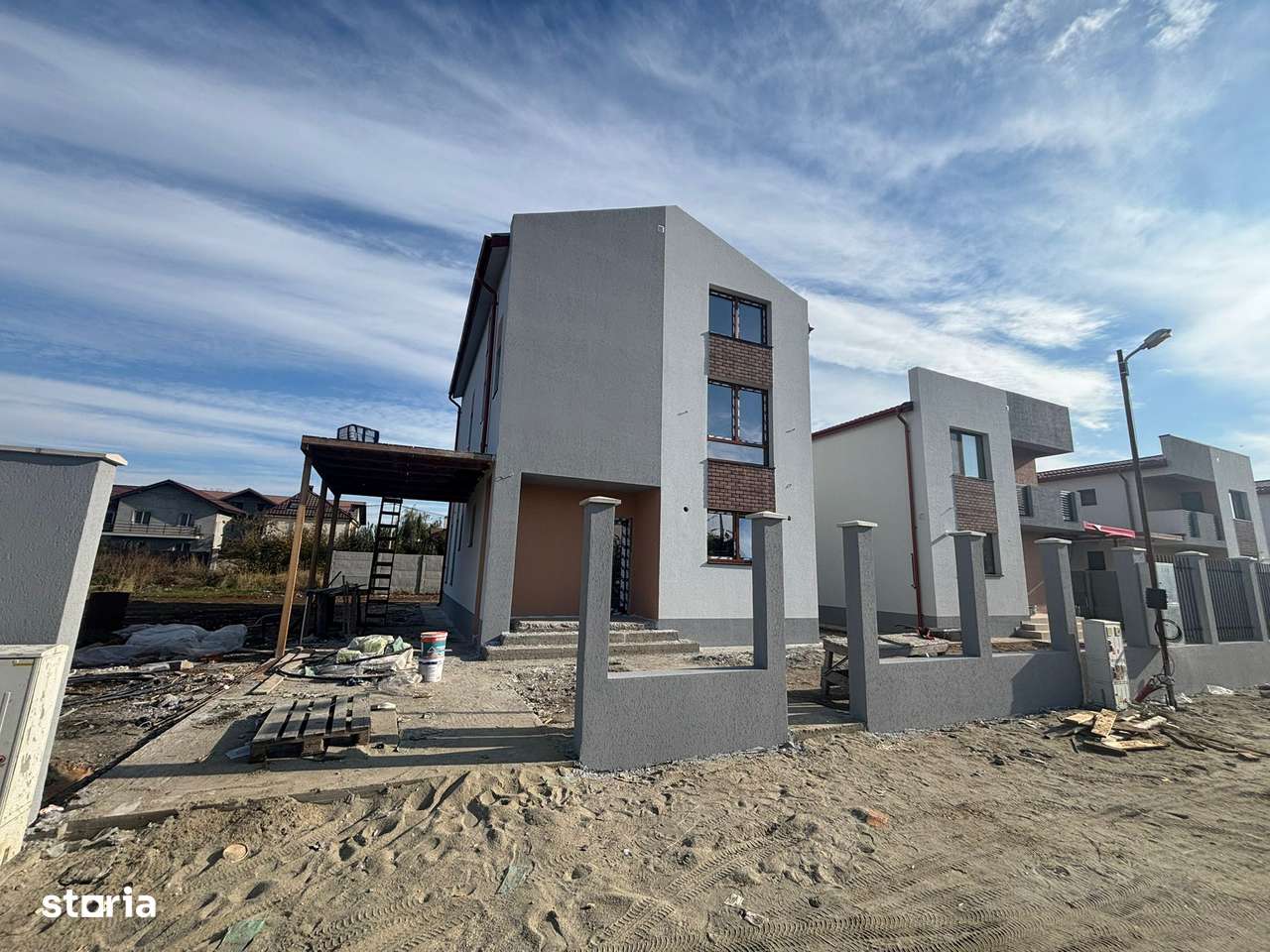 Casa tip P+1+Mansarda  Comuna Berceni Ilfov - Imagine principală: 3/8