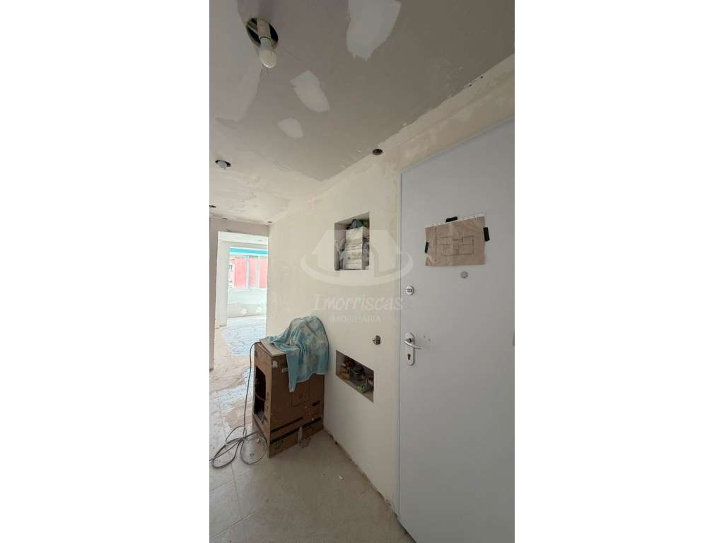 Apartamento T2+1 totalmente remodelado, em Odivelas-6
