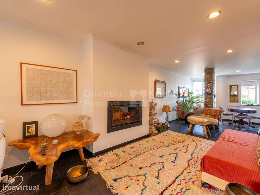 Apartamento T3 duplex com pátio comum no Centro de Cascais - Grande imagem: 4/29