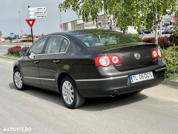 Volkswagen Passat 1.6 TDI DPF BlueMotion Technology Comfortline - 3