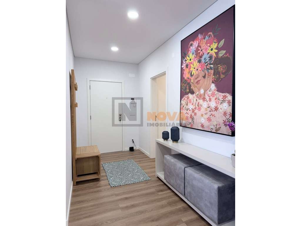 T3 Último Piso em Famões | 165 m² | Domótica | Classe A | 2 Lugares...-2