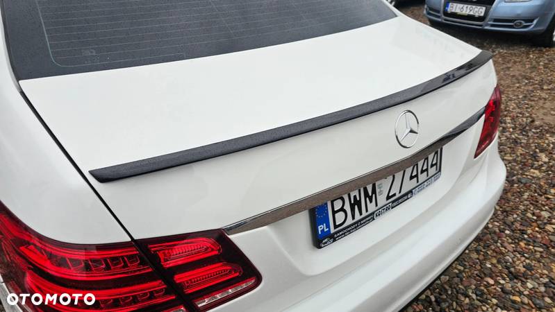 Mercedes-Benz Klasa E 250 T CDI DPF BlueEFFICIENCY 7G-TRONIC Avantgarde - 23