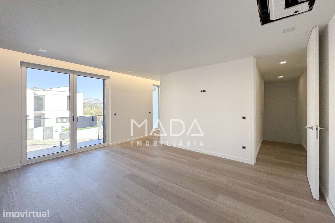 Moradia, 204 m², Lanhoso-13