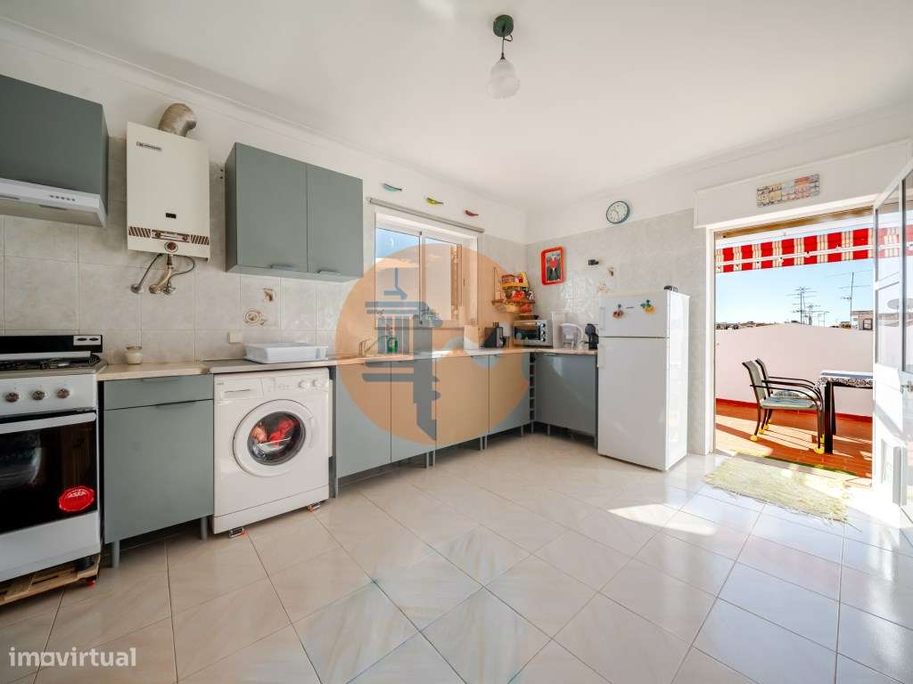 Apartamento T1 - Terraço de 49m² a Sul - Arrendamento Anual - Grande imagem: 5/33