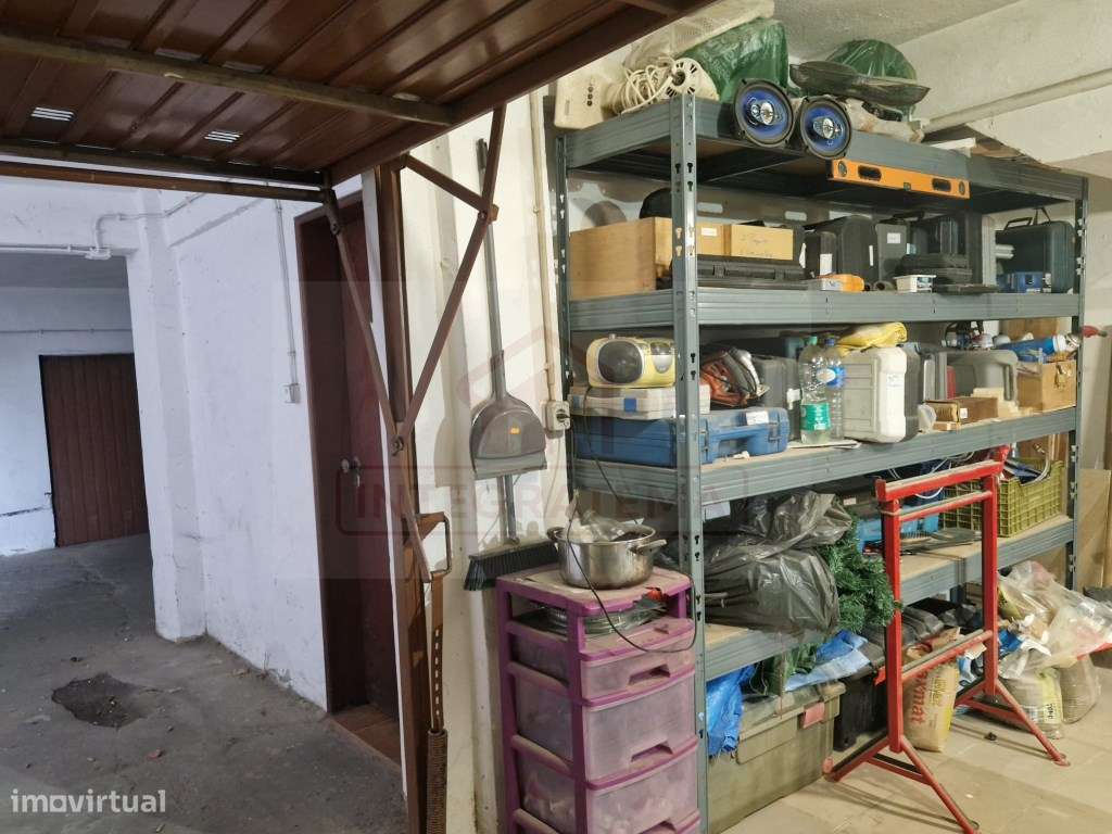 Apartamento T2 com garagem nas Caldas da Rainha-22