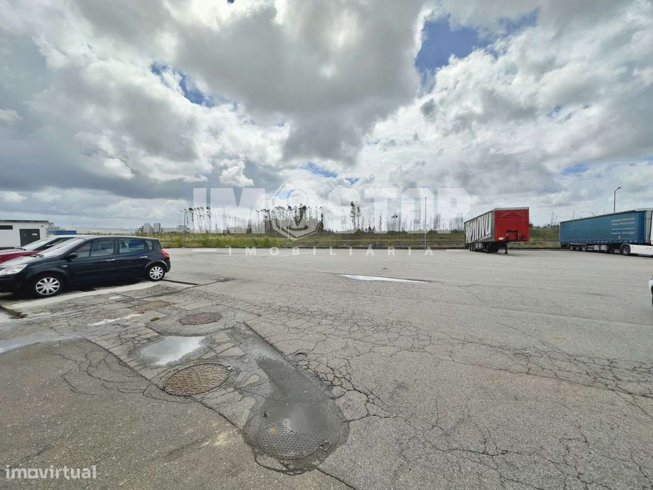 Armazém Industrial Albergaria-a-Velha - Grande Parquamento! - Grande imagem: 2/28