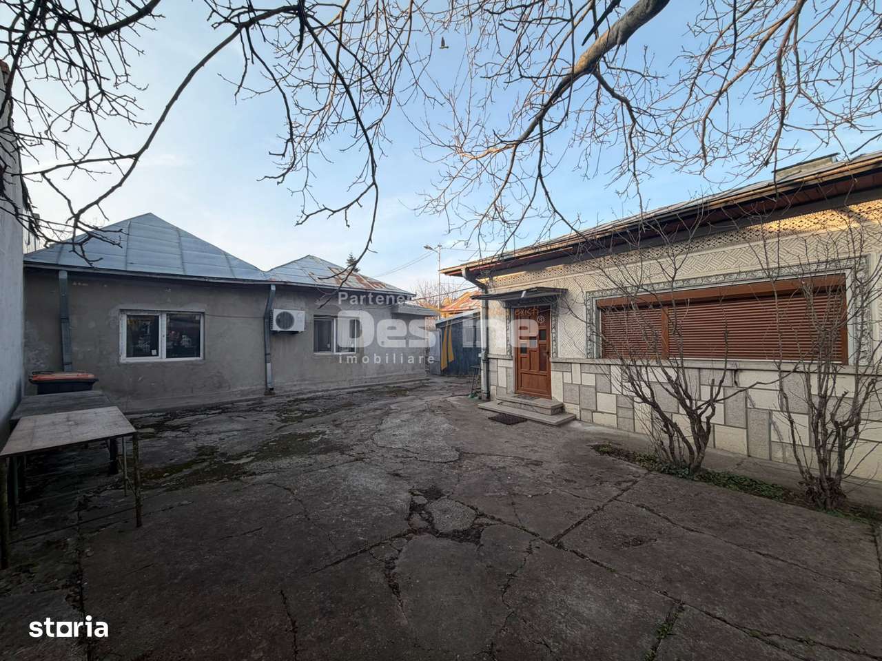 Casa +Teren intravilan 900 mp ( 2 corpuri de casa )Calea Giulesti