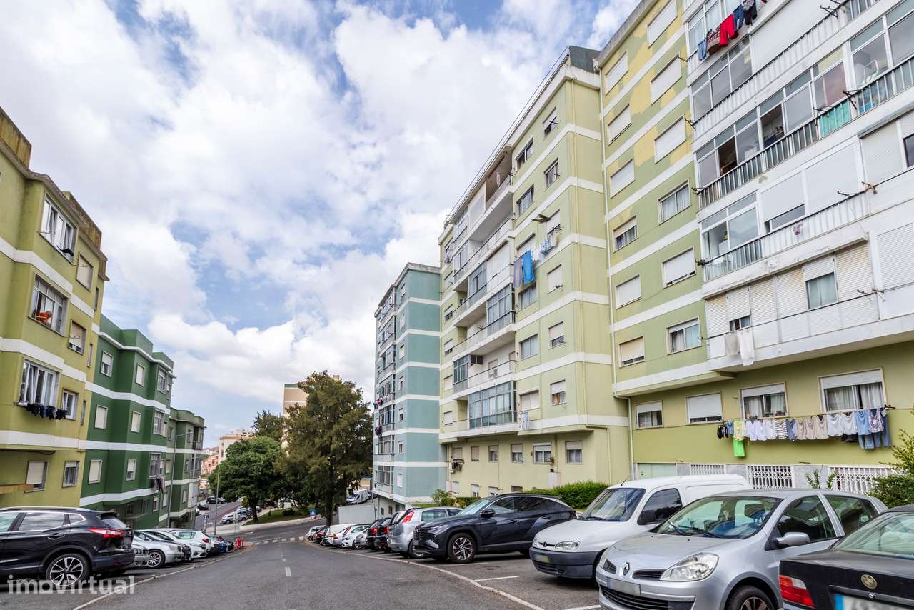Apartamento T2+1 com Vista Desafogada | Cacém-39