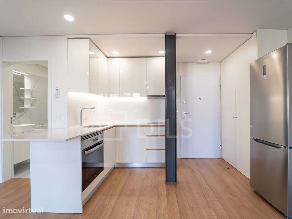 Apartamento T0 com varanda, na Baixa do Porto - Grande imagem: 4/22