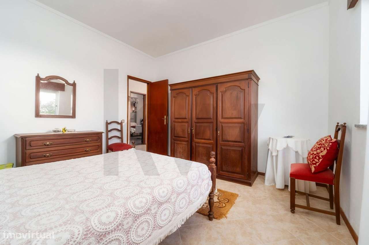 Moradia T4 com Terreno de 8480m2 em Bela Salema-16