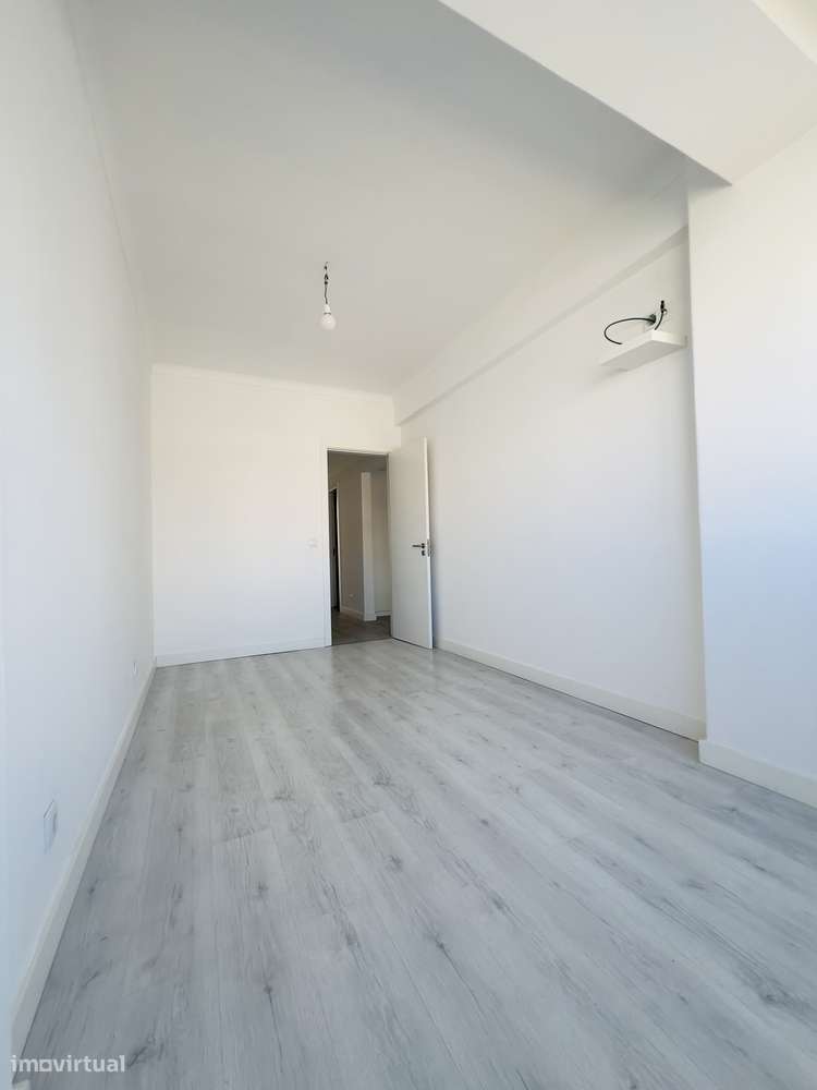 Apartamento T2 para arrendamento em Sacavém - Travessa do Chafariz - Grande imagem: 5/15