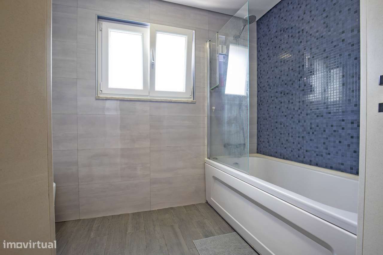 Apartamento T3 varanda estacionamento Corredoura Sesimbra-10