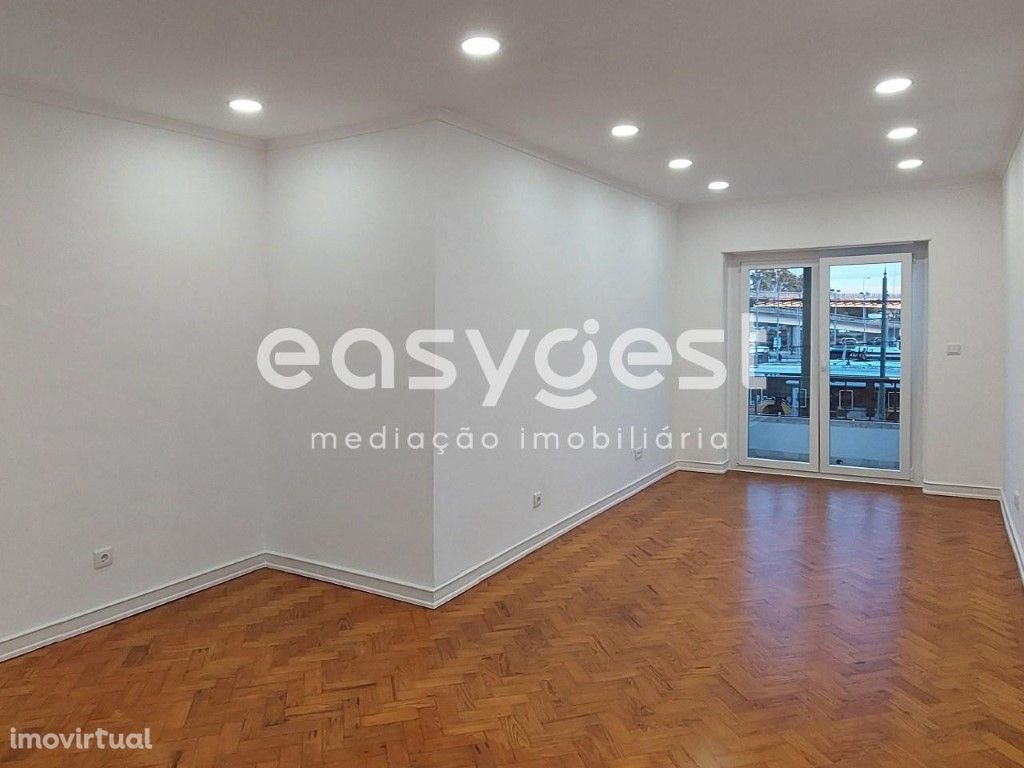 T3 remodelado de 120m2, com suite e varanda no centro de ...