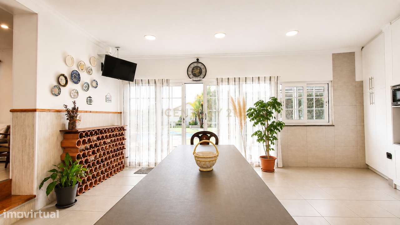 Moradia T3 em lote de 936m2 em Vila Alegre, Fernão Ferro-10