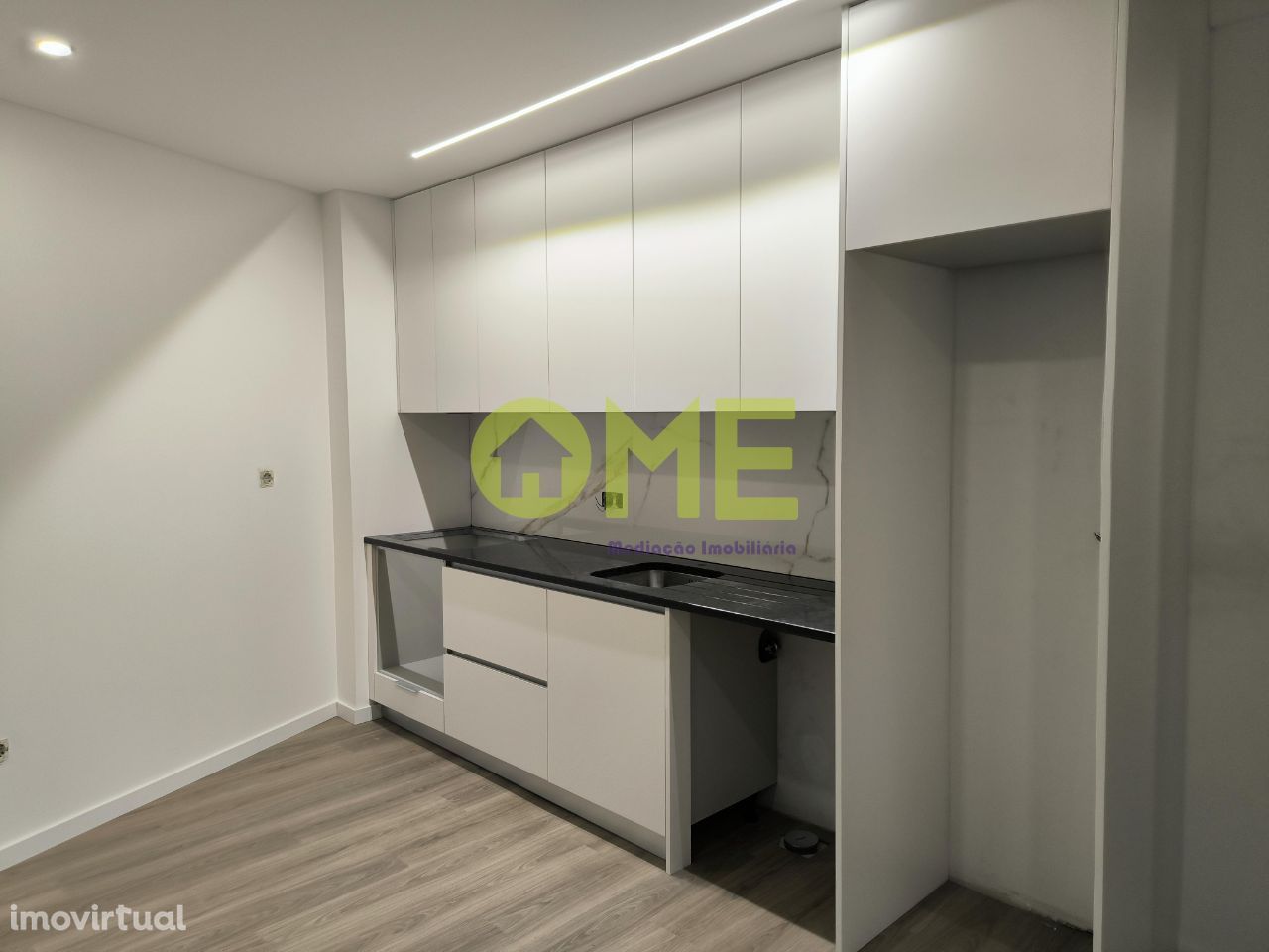 Apartamento T1 remodelado no centro de Ourém