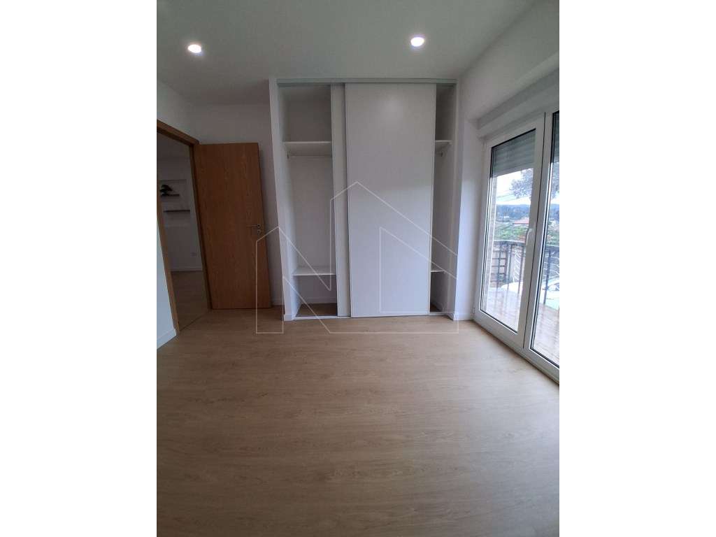 Moradia T2+1 Isolada e Térrea - Renovada em Estarreja-10