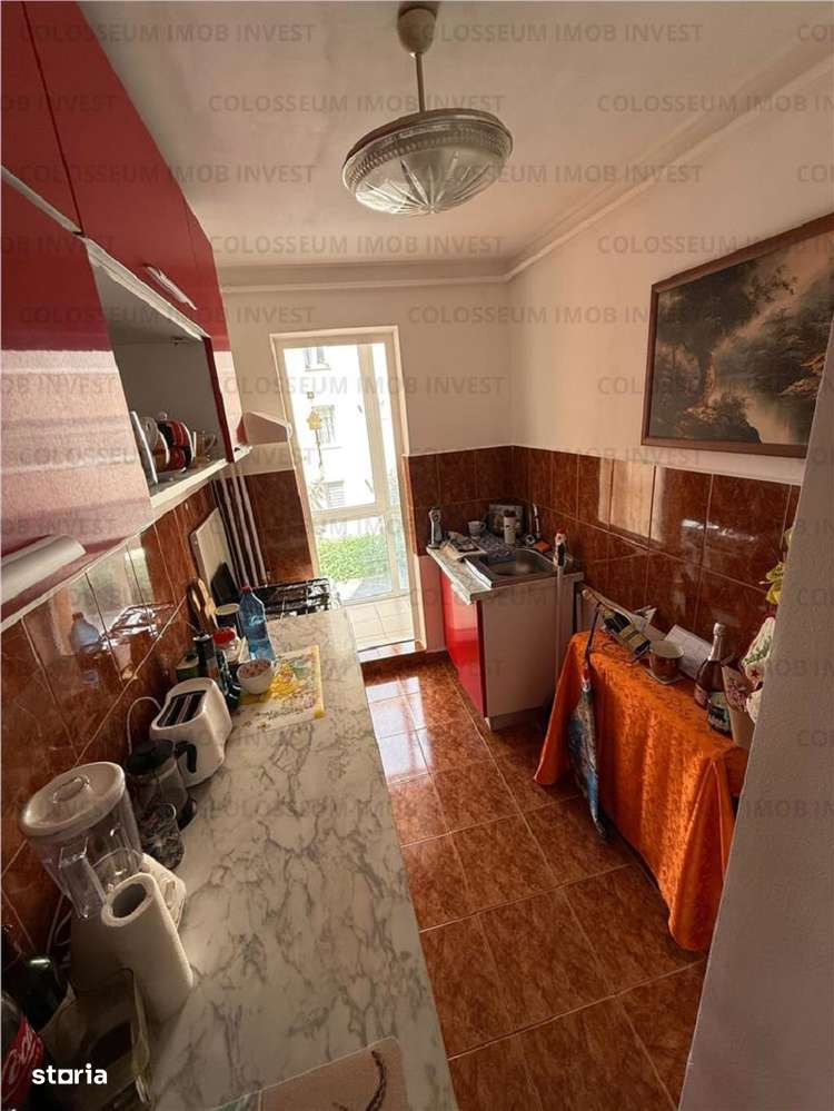 Apartament cu 3 camere, decomandat - zona Astra-7