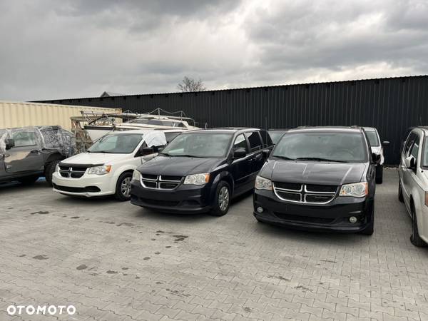 Dodge Grand Caravan - 28